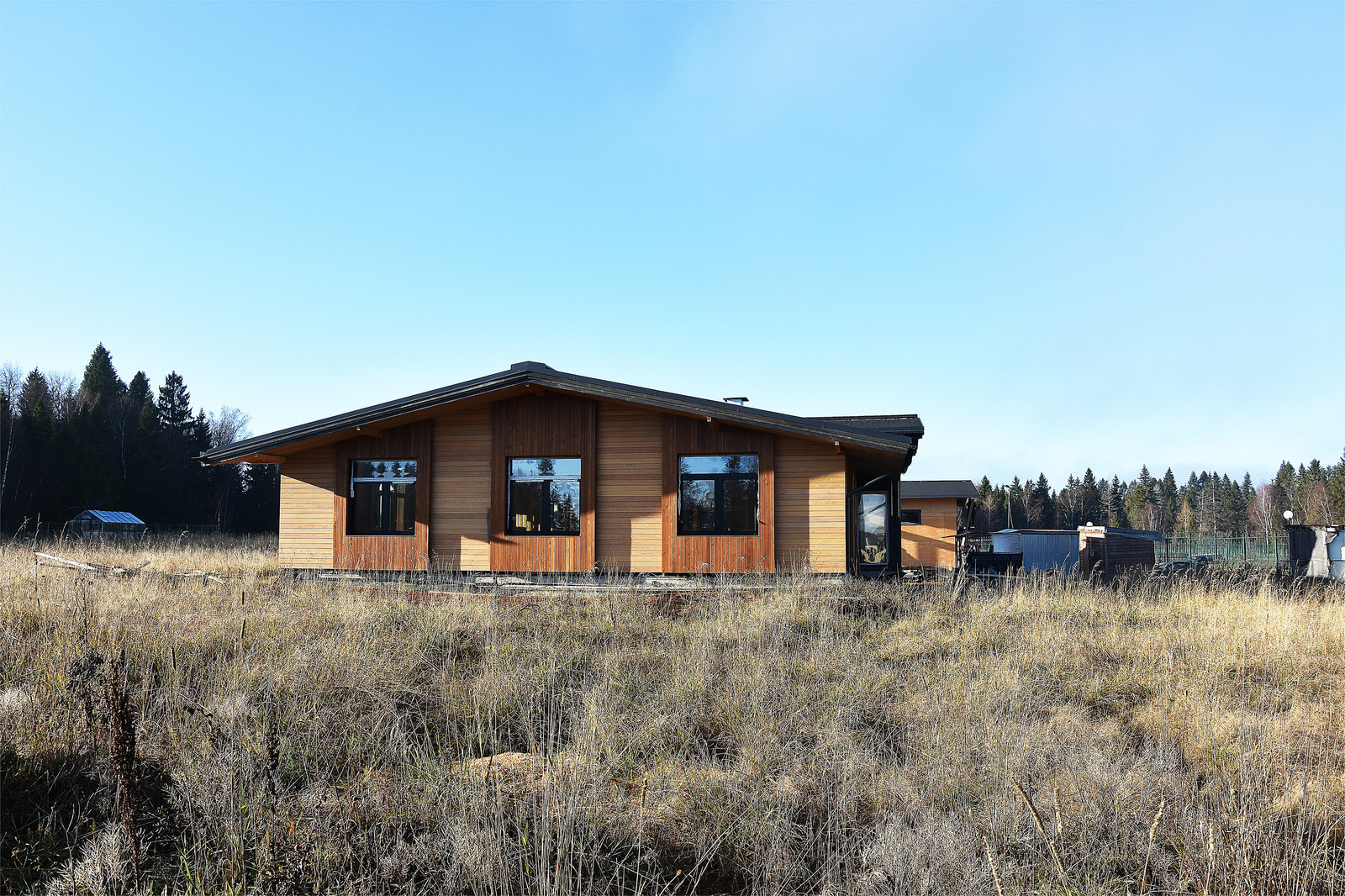 Одноэтажный жилой дом 250 м2