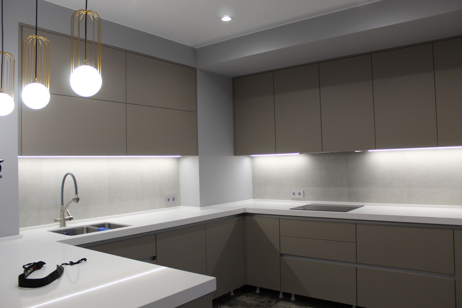 Четырехкомнатная в центре под ключ по дизайн-проекту