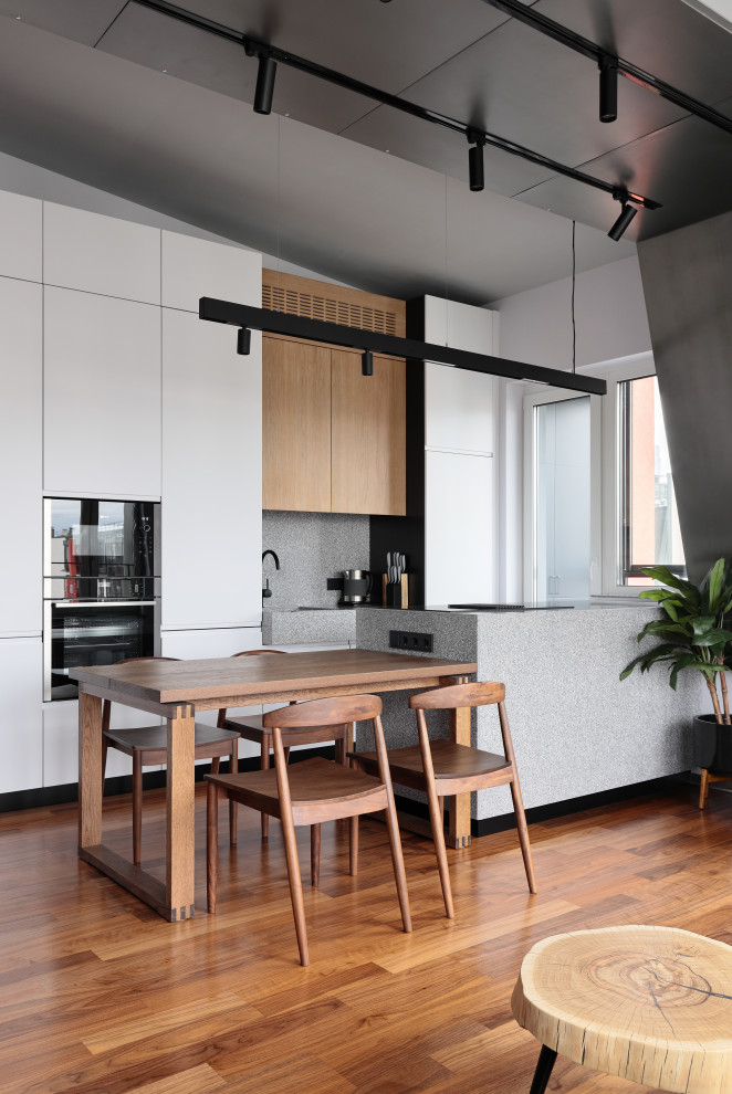 Модная квартира с балками на потолке