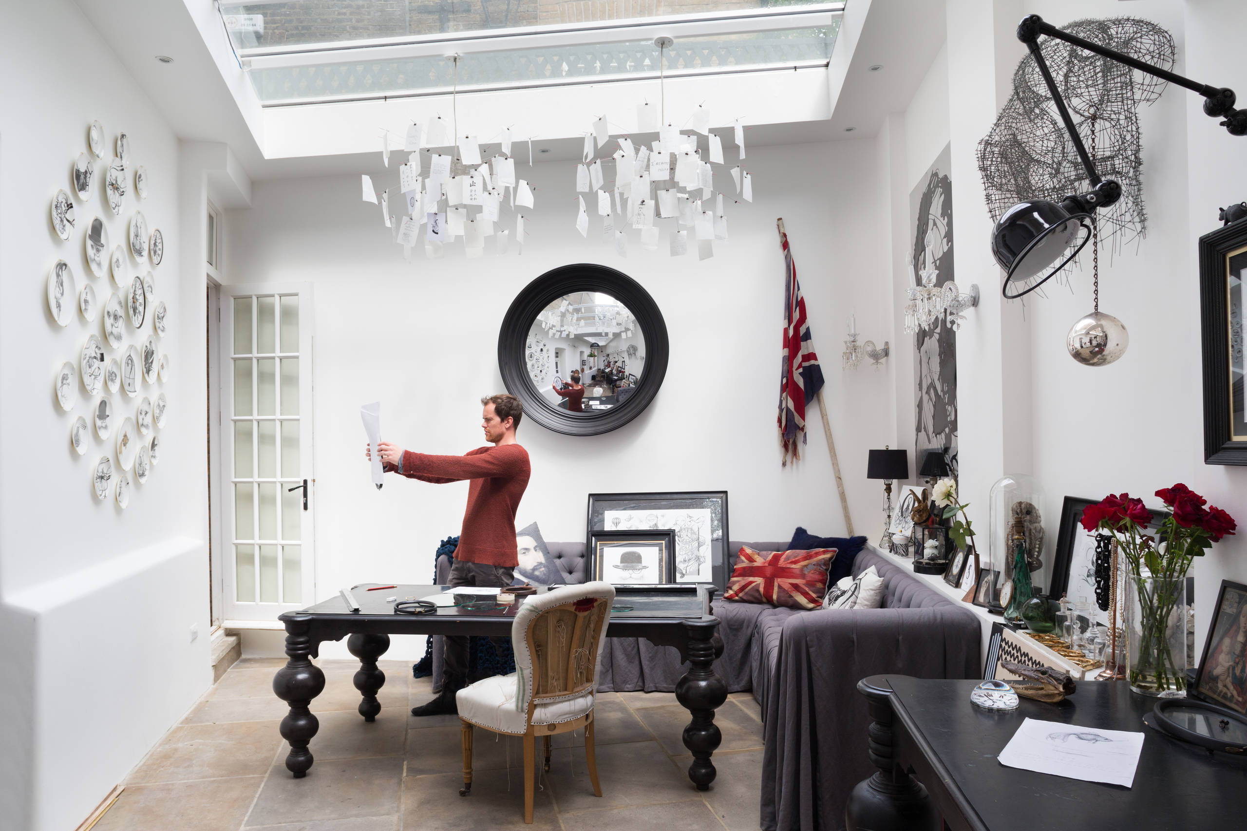 Как правильно: Как не вздрагивать от каждого шороха, если вы один дома