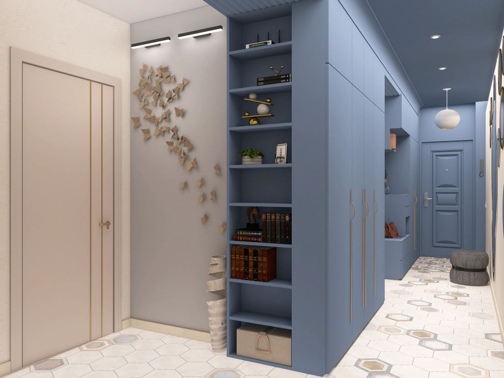 Коридор сложной архитектуры в 3-х комнатной квартире.