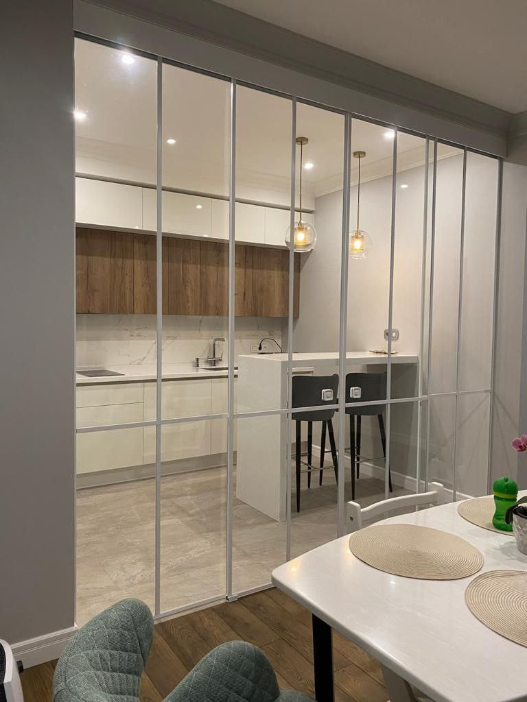 Обложка проекта: Раздвижные перегородки из стекла