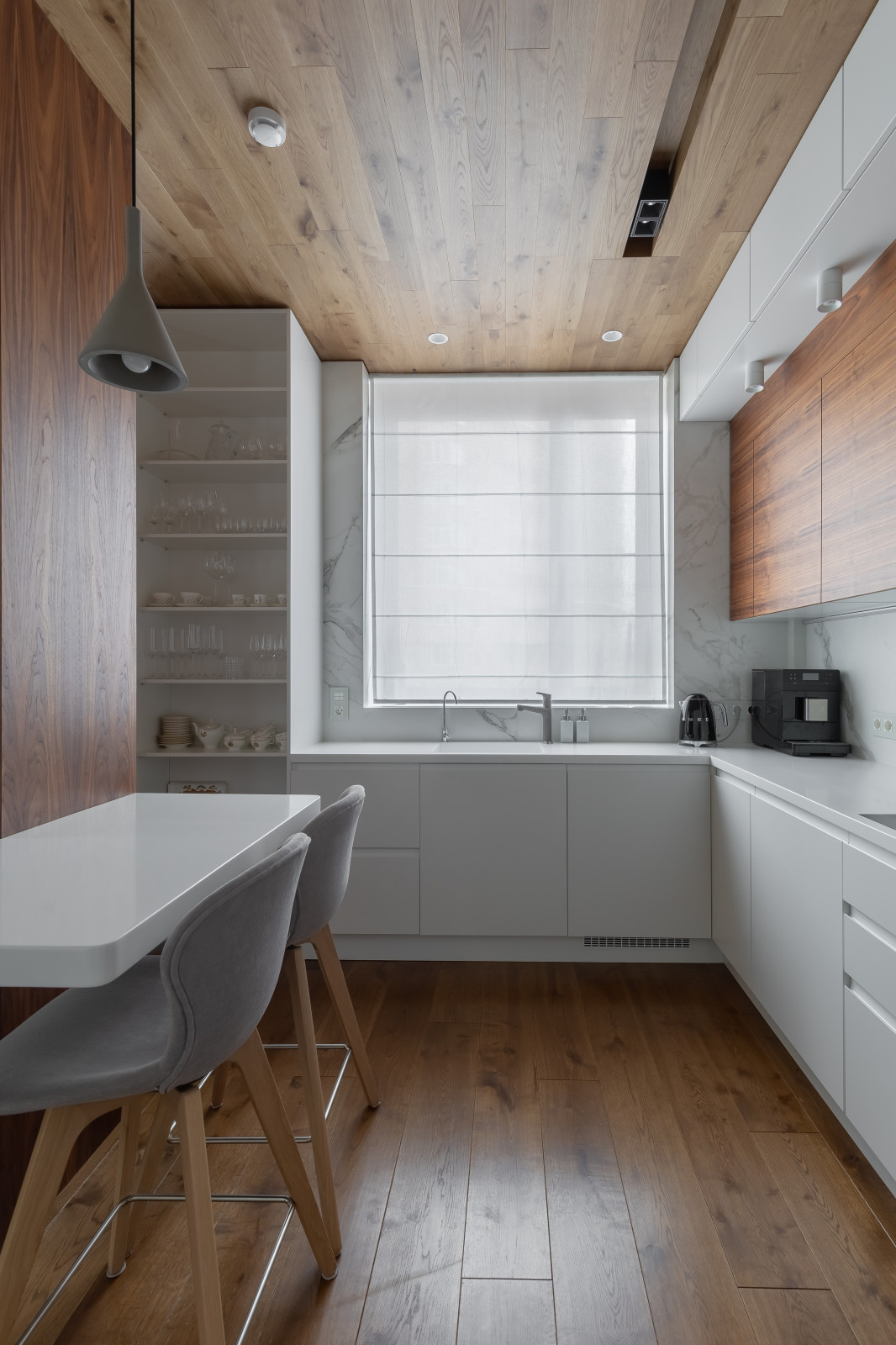 Кухня выполнена по эскизам архитекторов Ai-architects на собственном производств