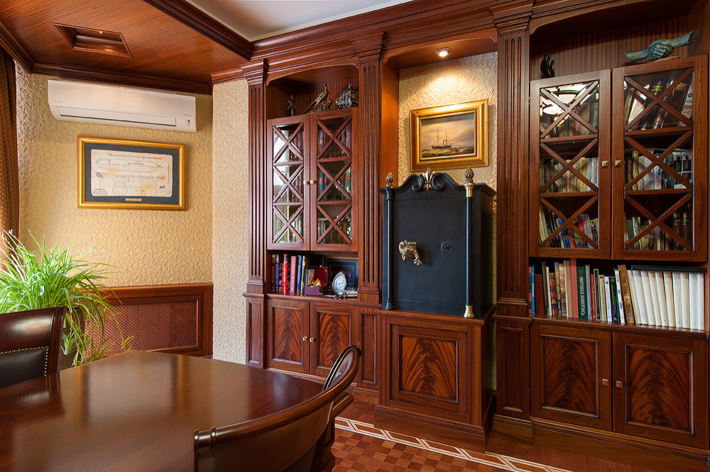 Кабинет из красного дерева