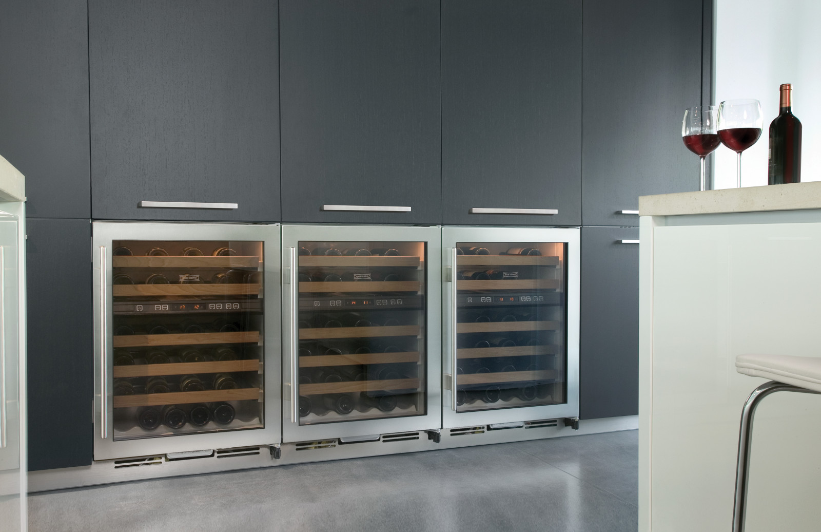 Винные шкафы в интерьере