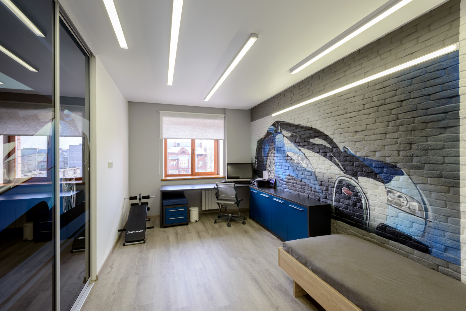 apartment with aquarium