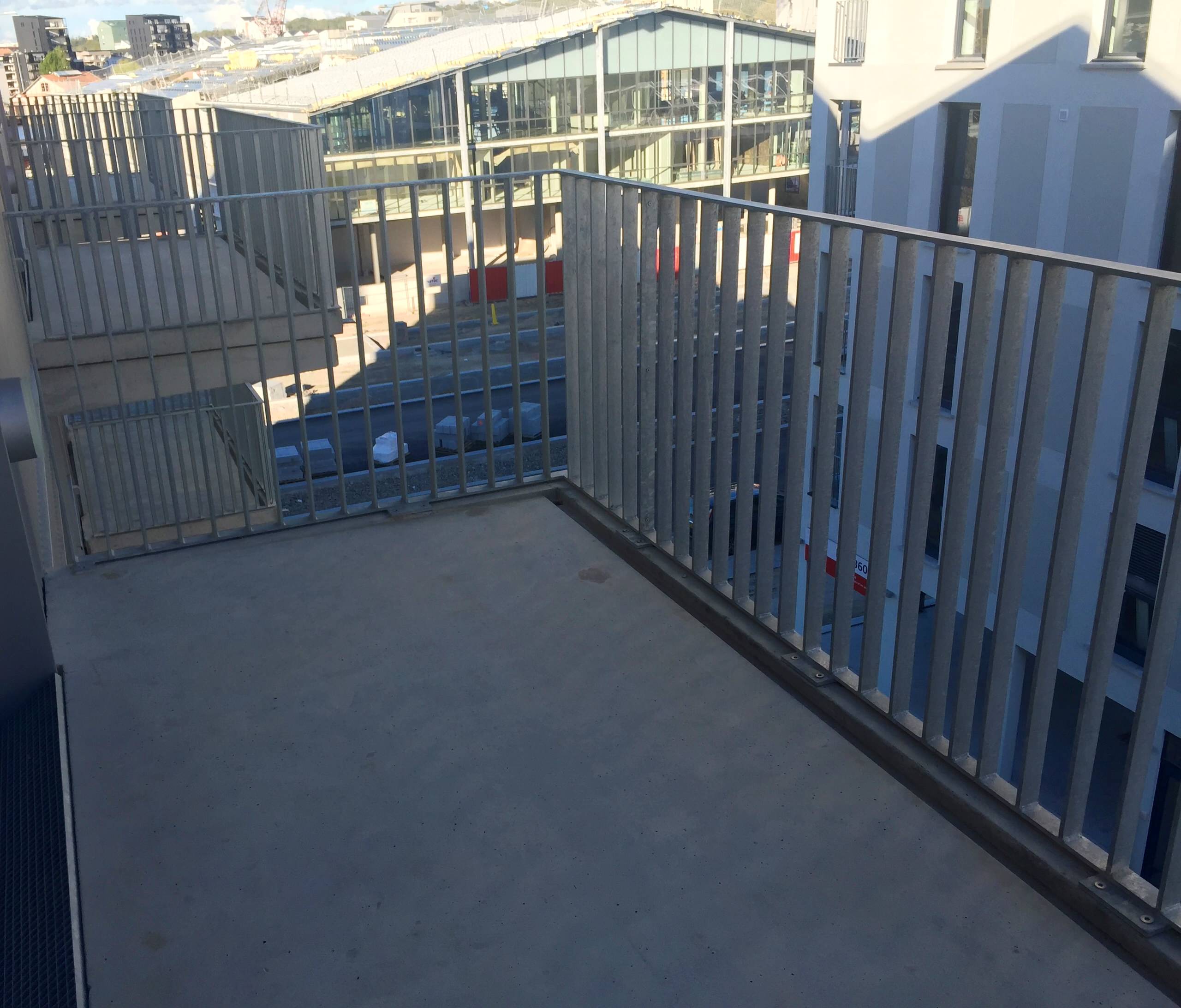 До и после: Переделка балкона в Бордо за 2 дня