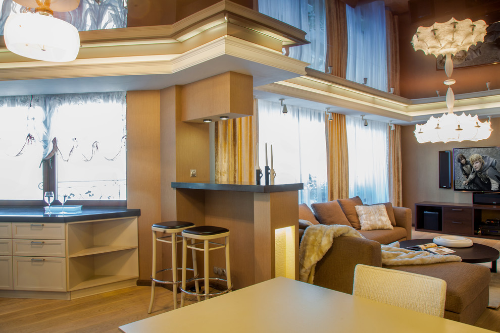 квартира на последнем этаже. вид на гостиную