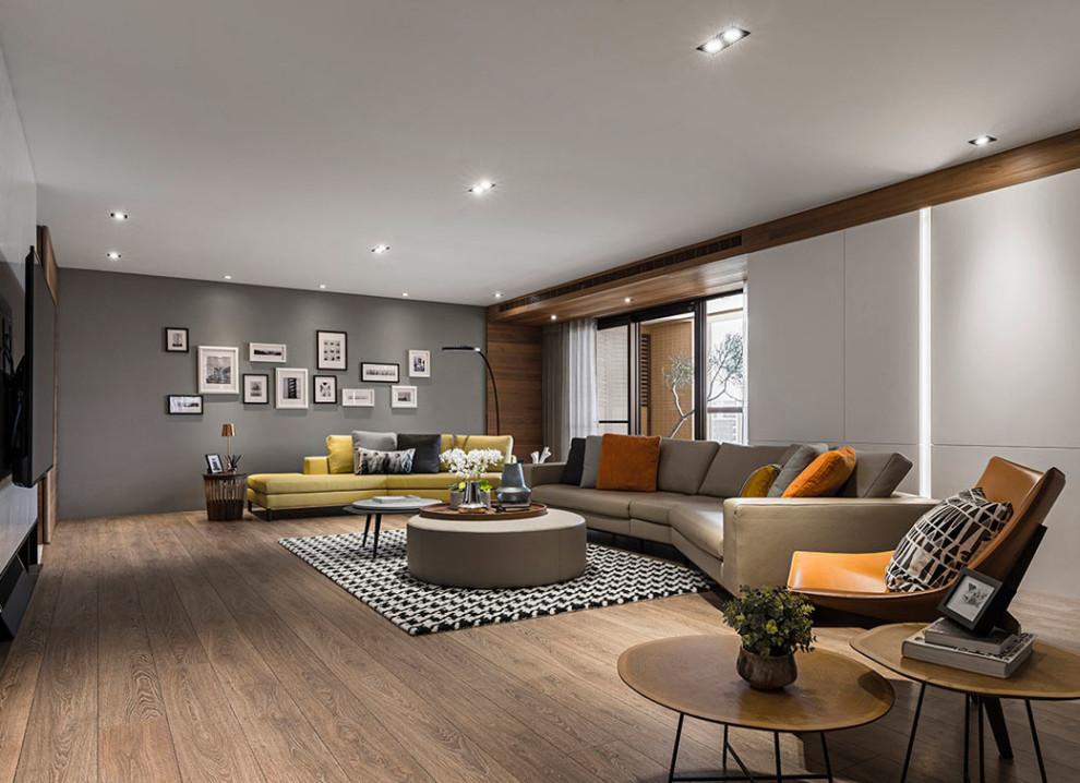 Светлая квартира с просторной диванной зоной от L DESIGN