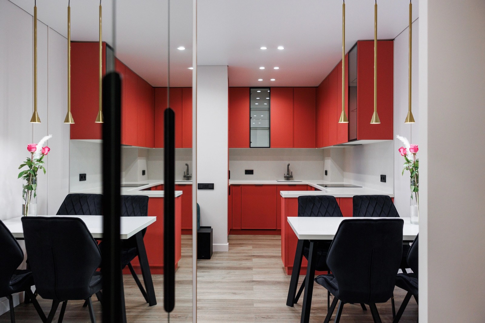 Кухня в эмали G-формы