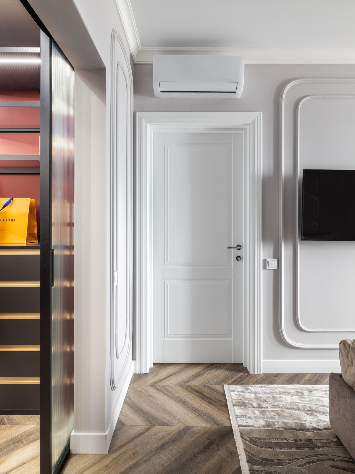 Двухкомнатная квартира 60м2 для девушки