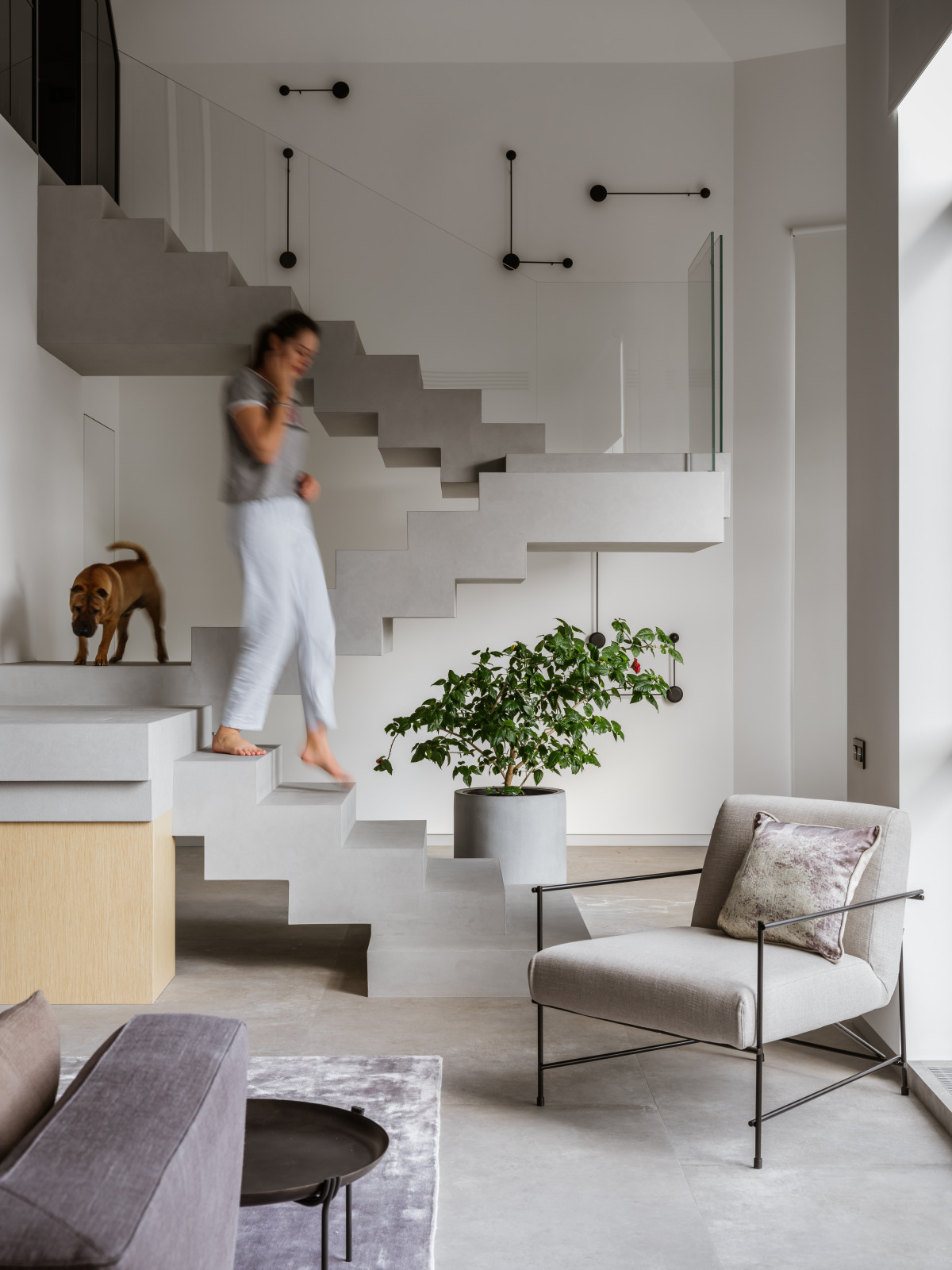 Дом с парящей лестницей