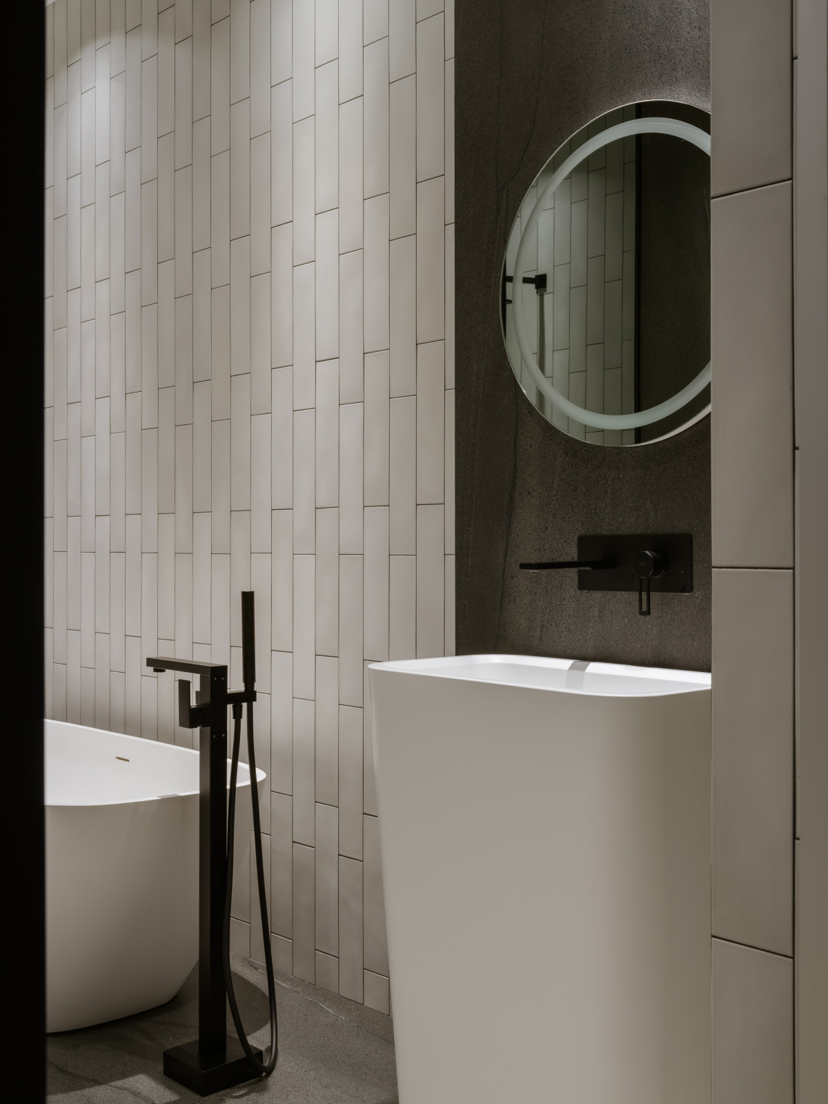 Дом с парящей лестницей