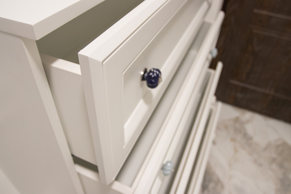 Прихожая в современной классике