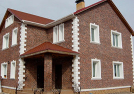 Фасадный декор из пенополистерола с акрил-полимерным покрытием.