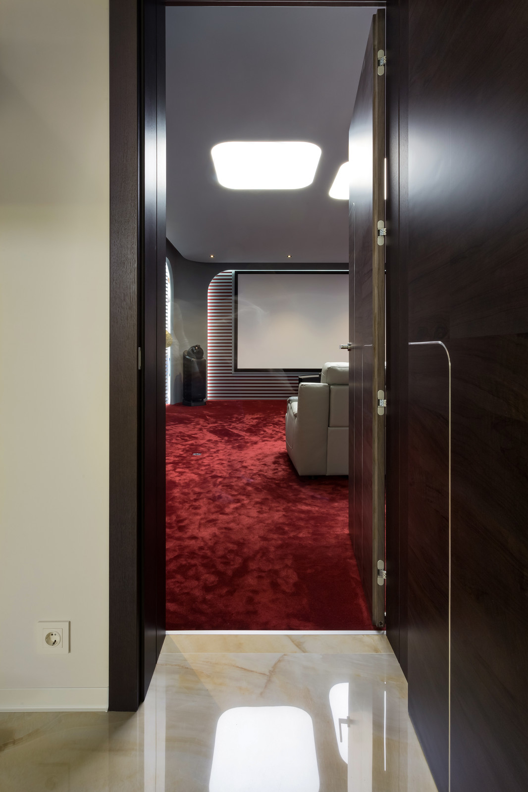 Загородный дом в посёлке Montevil - интерьеры