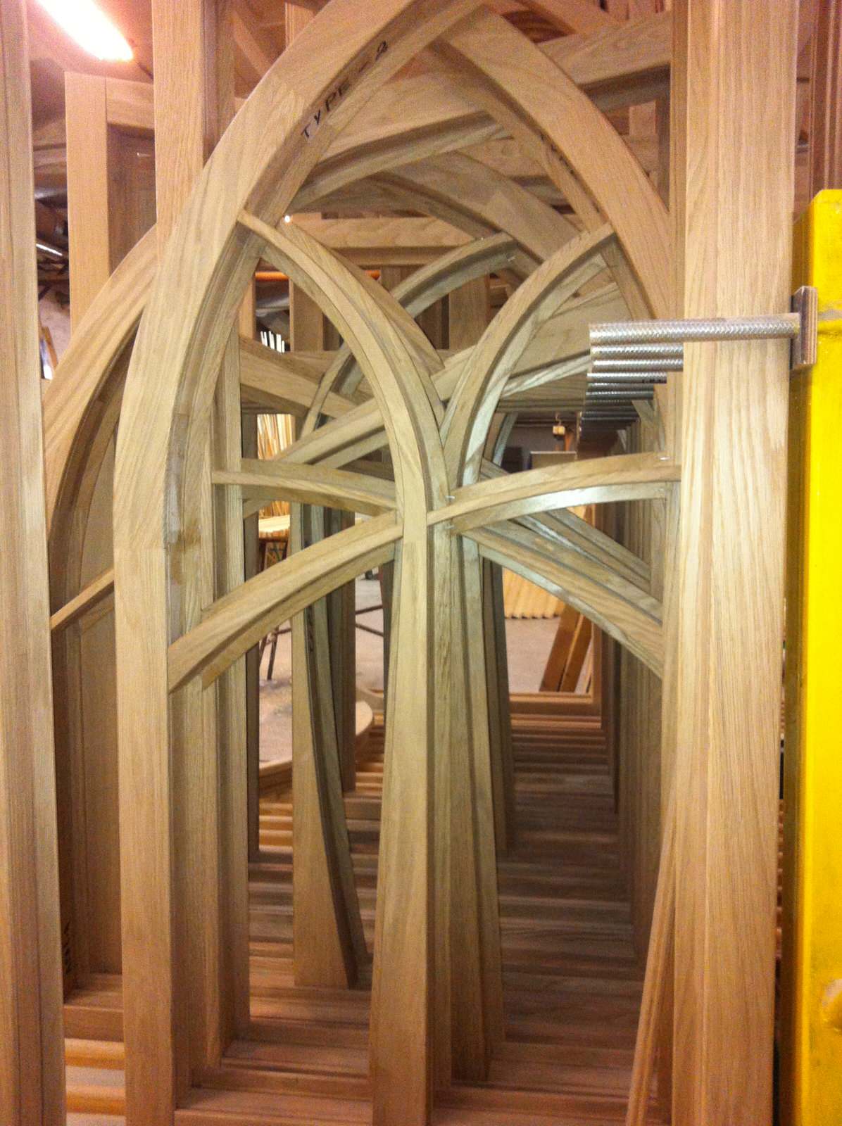 Обложка проекта: арочные окна