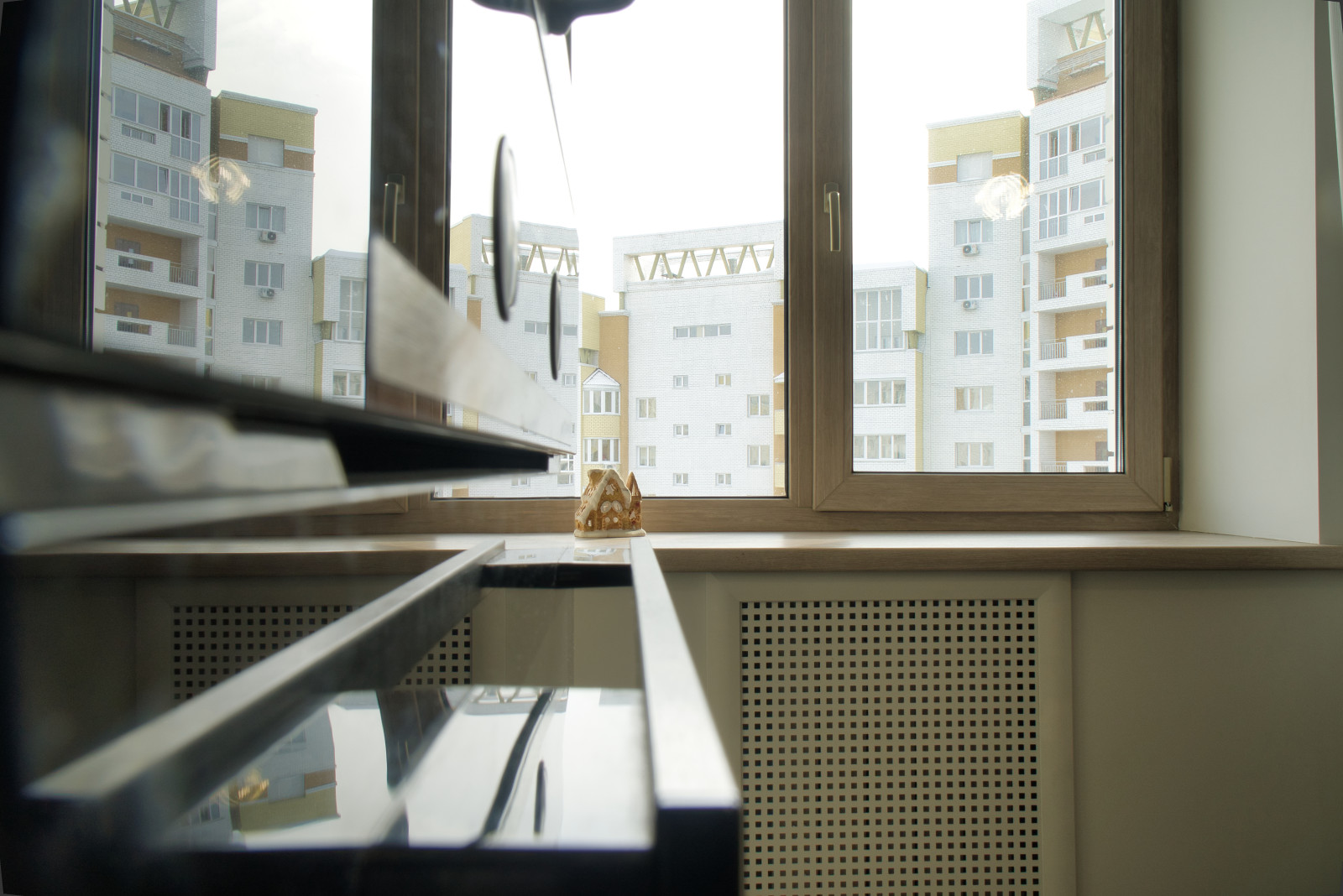 Окна с текстурой под дерево