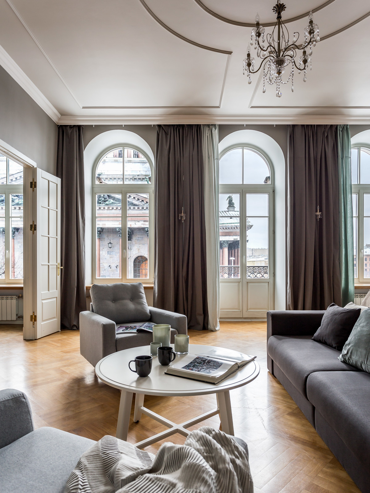 Квартира напротив Исаакиевского собора