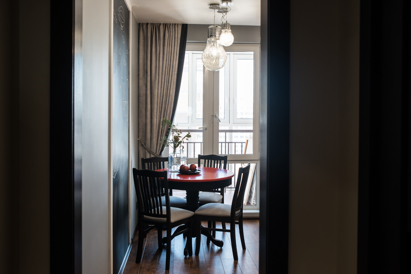 Фото реализованного проекта "Квартира для девушки в стиле лофт"