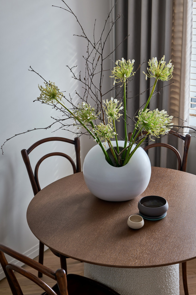 обеденный стол