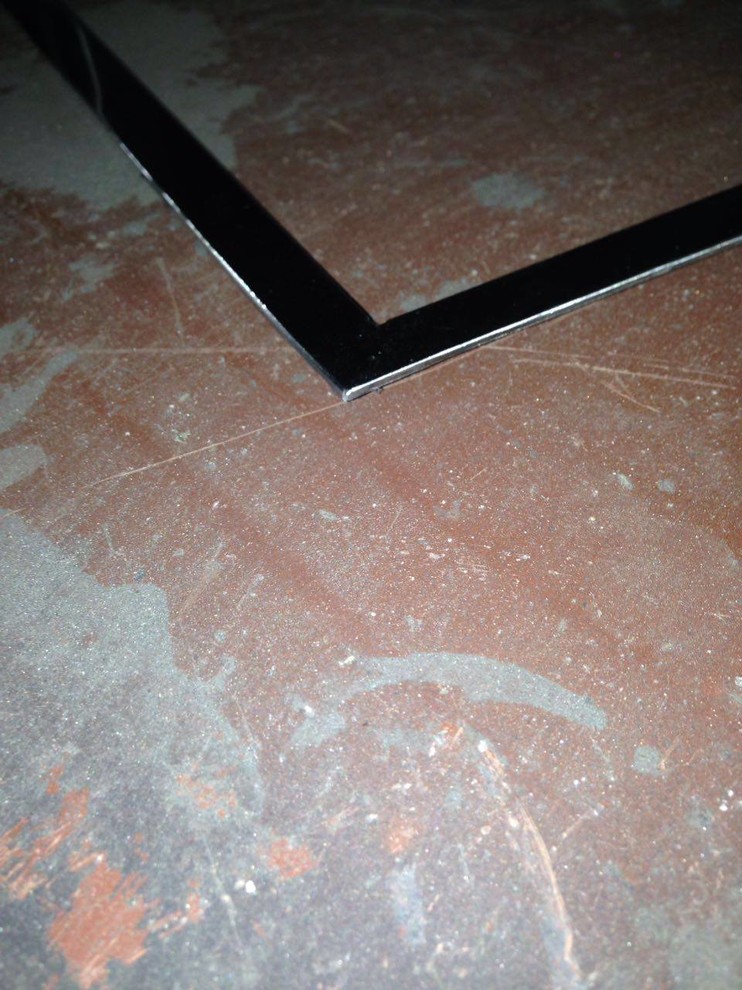 Зеркало в металлической раме