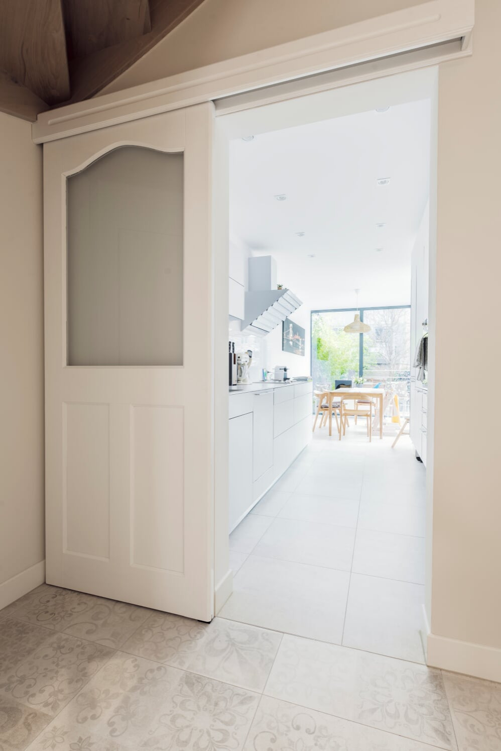 межкомнатные двери в белом цвете