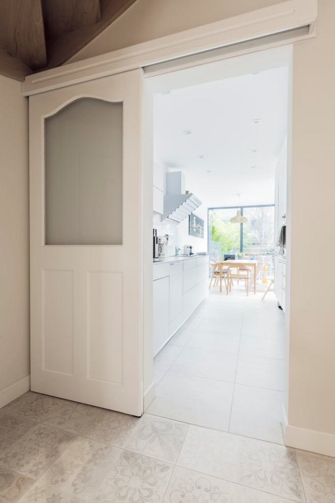 межкомнатные двери в белом цвете