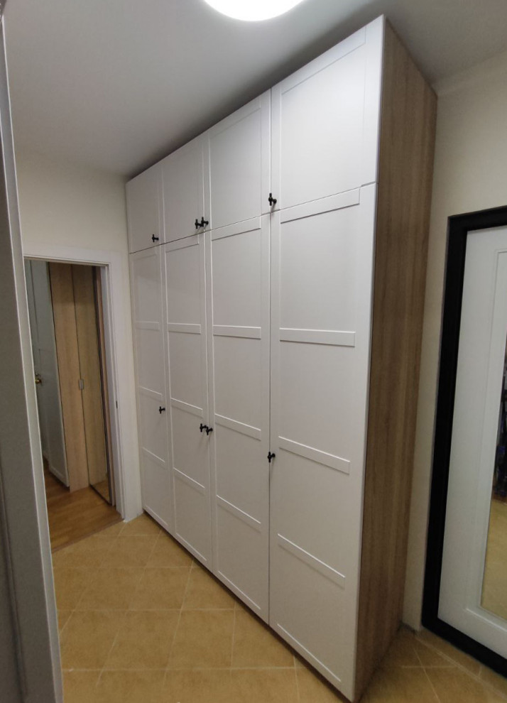 Распашные шкафы