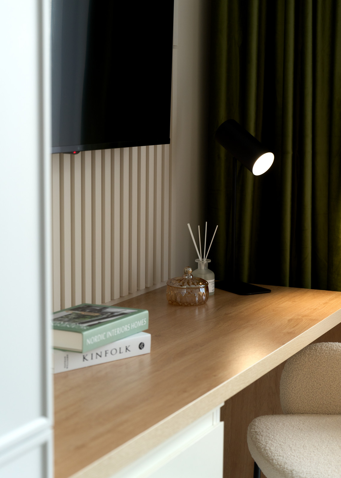 Квартира — студия по дизайн проекту Екатерины Тагировоq