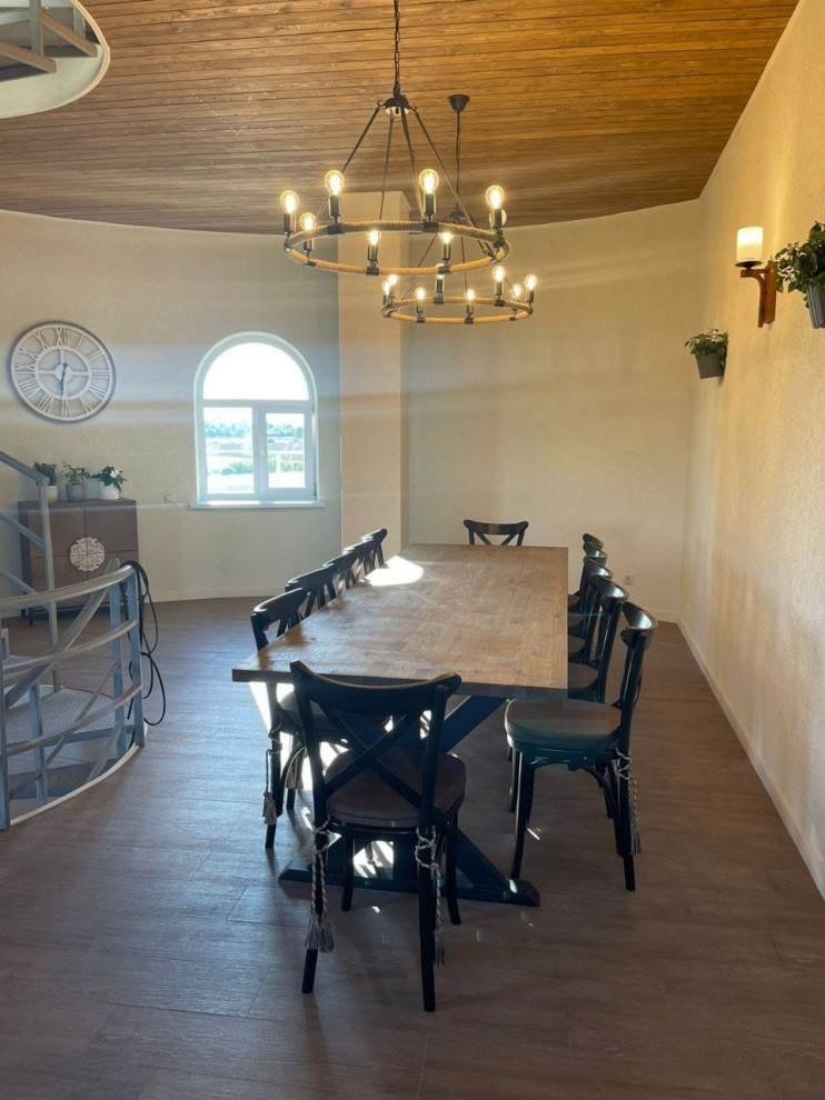 Этническая столовая группа для Мельницы в Этническом стиле