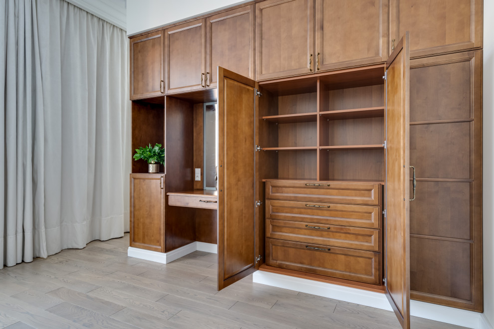 Шкаф с туалетным столиком из массива березы