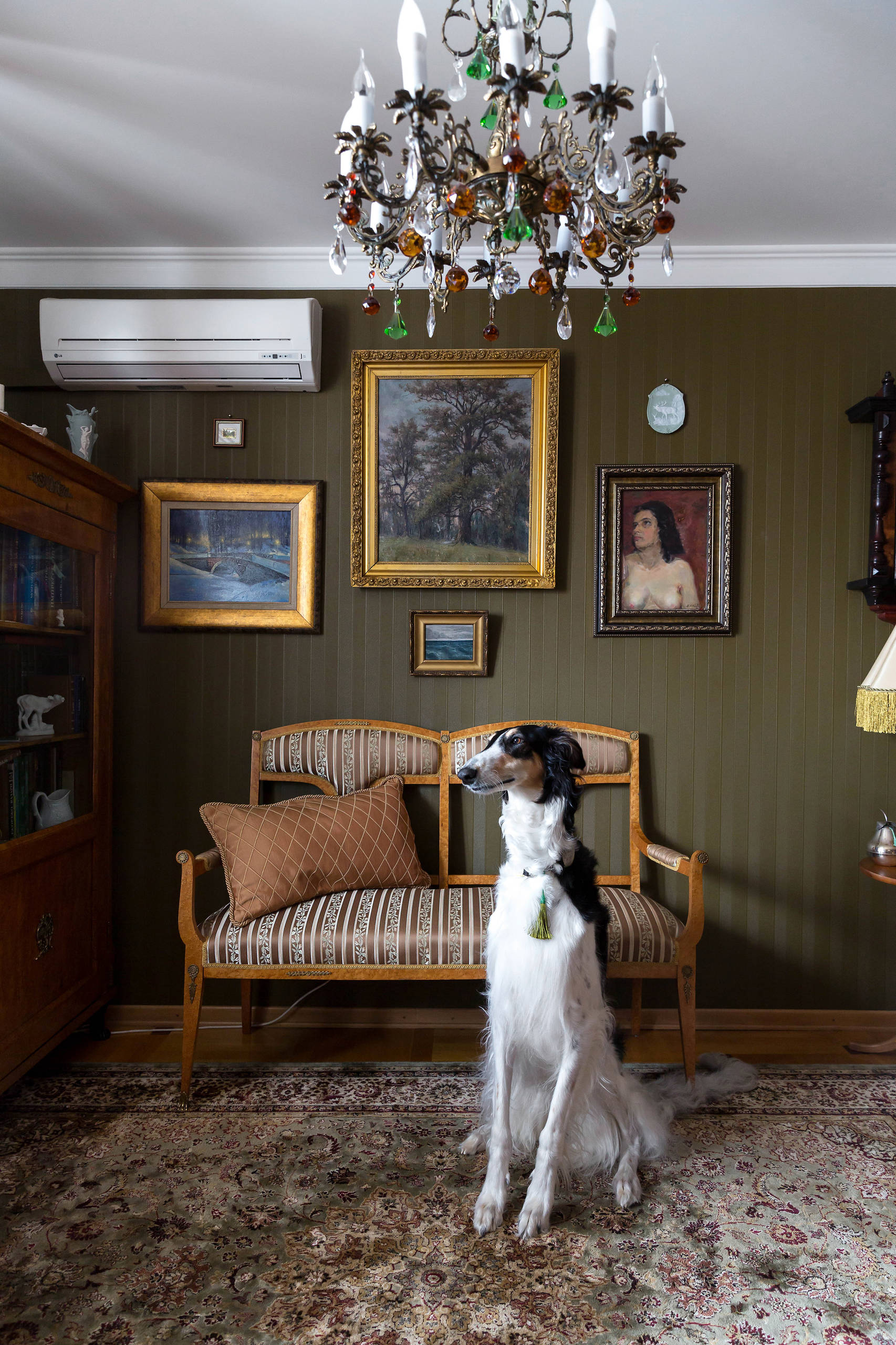 В гостях: Квартира юного ценителя антиквариата