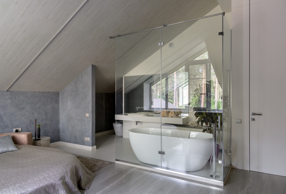 Яркая мансарда в загородном доме