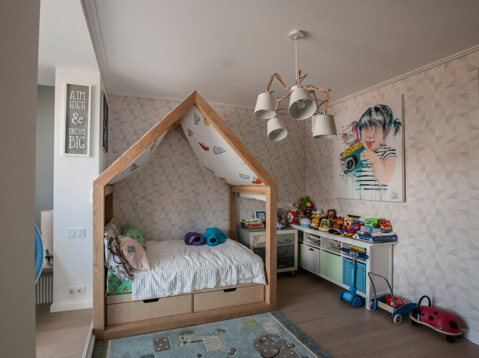 Modern and lignt 140 sq. m. appartment in Saint-Petersburg