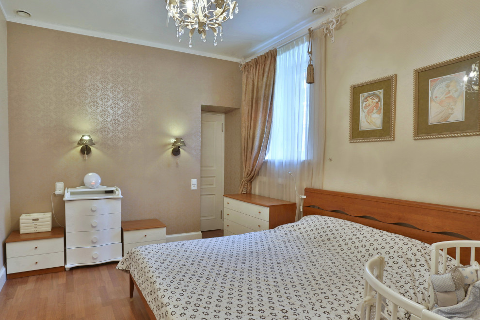 Трехкомнатная квартира на Петергофском