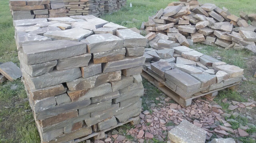 Серо-зелёный песчаник"Кубик" для подпорных стен,клумб,заборов