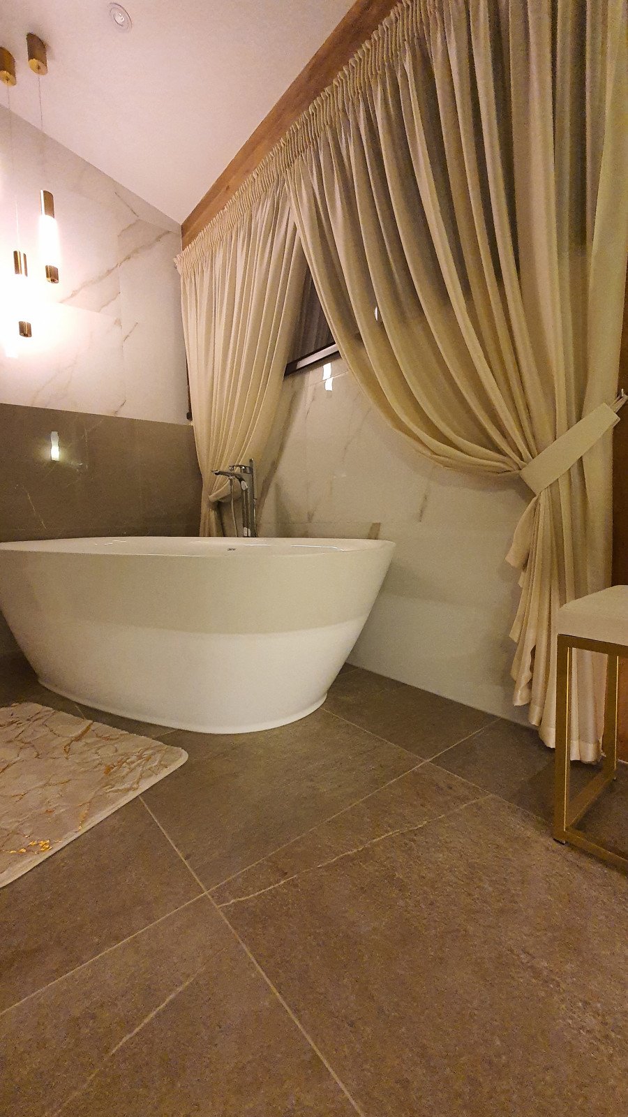 Шторы в ванной комнате