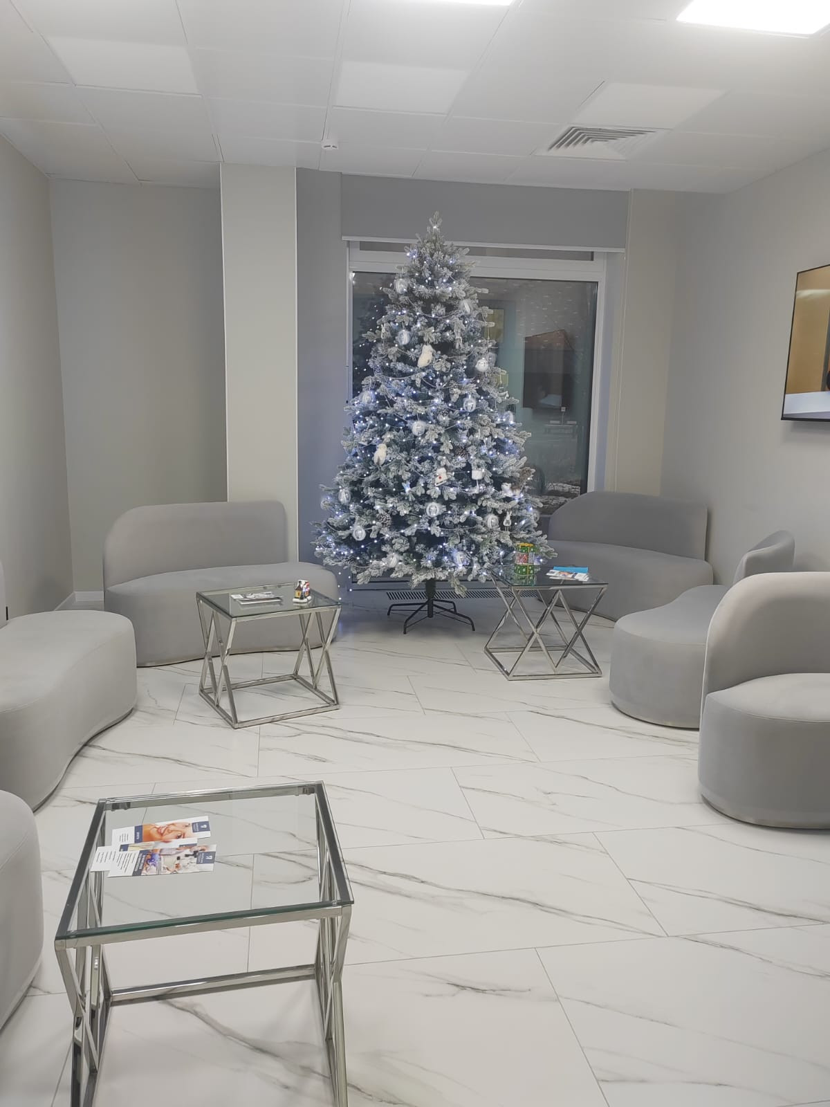 Обложка проекта: Диваны в офисе (индивидуальный проект)