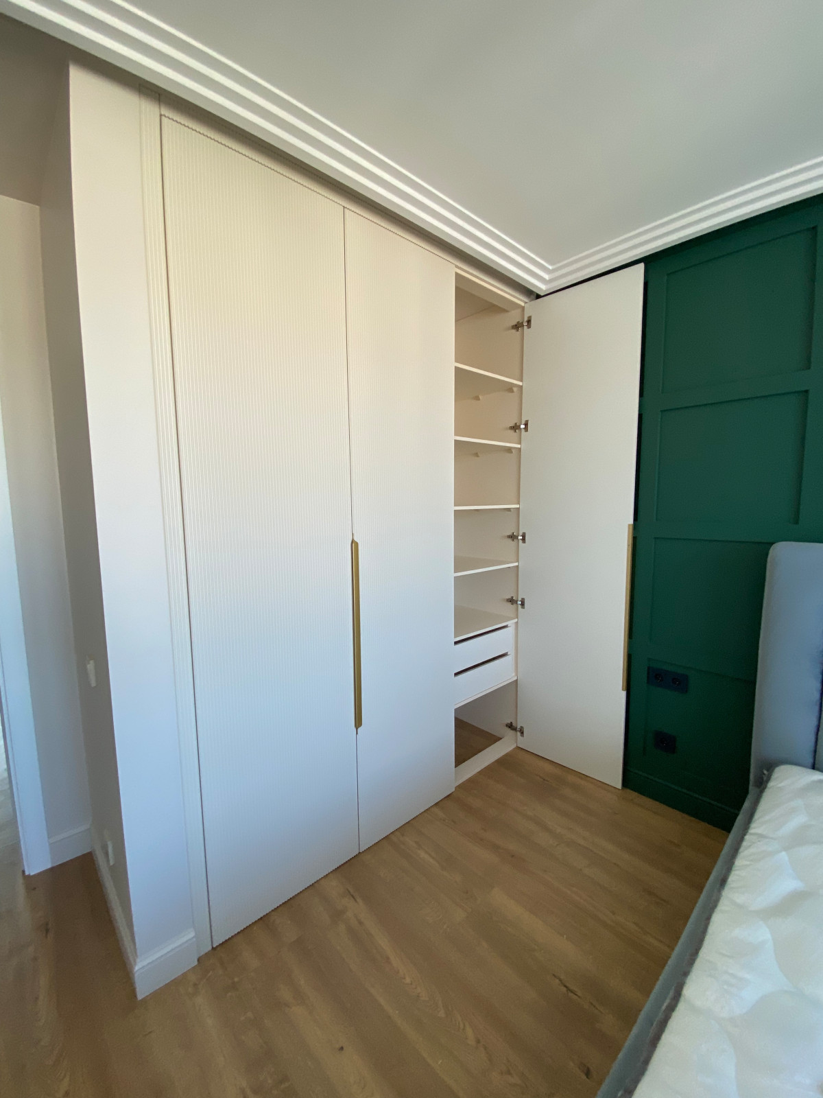 Обложка проекта: Шкаф в спальню