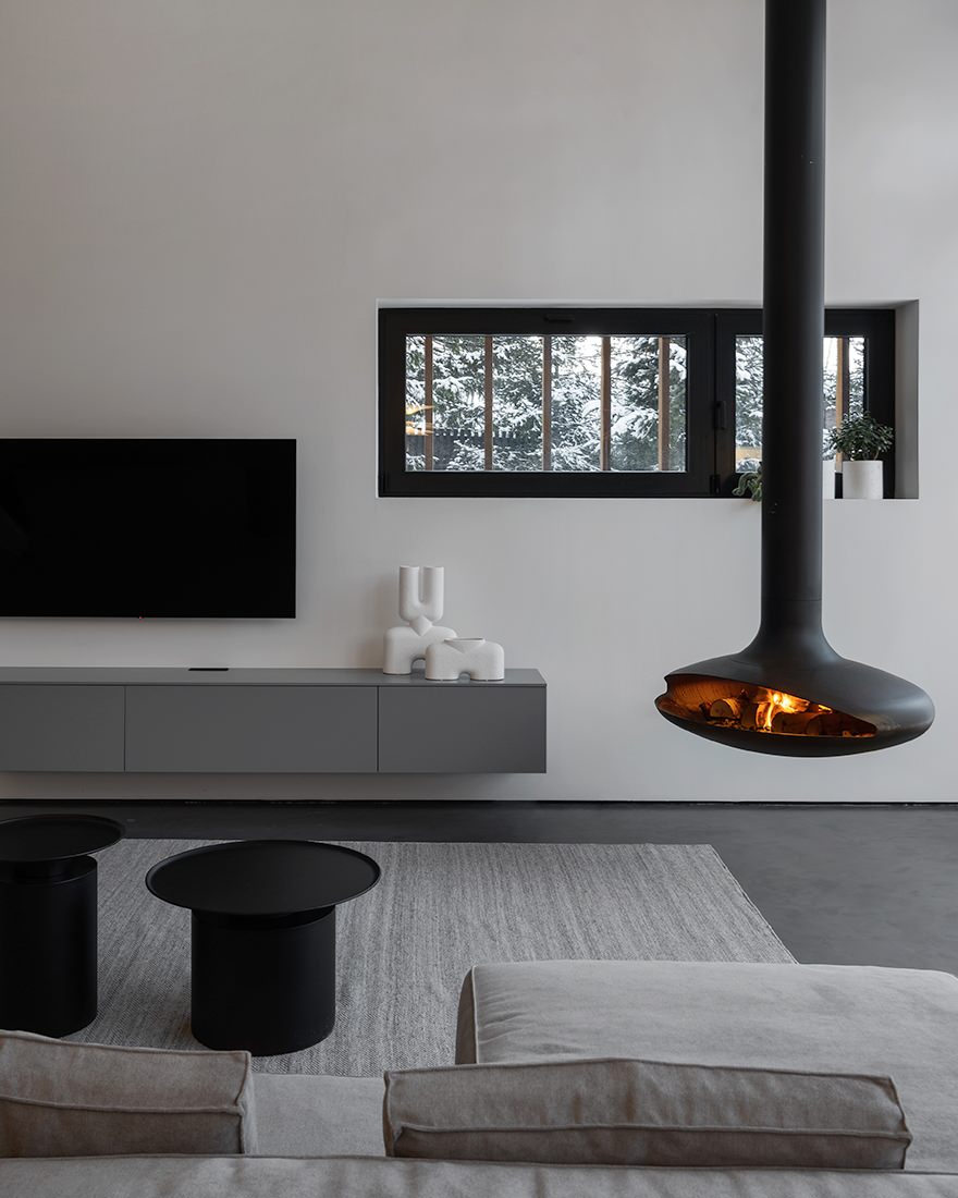 Семейный дом в Подмосковье с видами на лес и коврами ручной работы