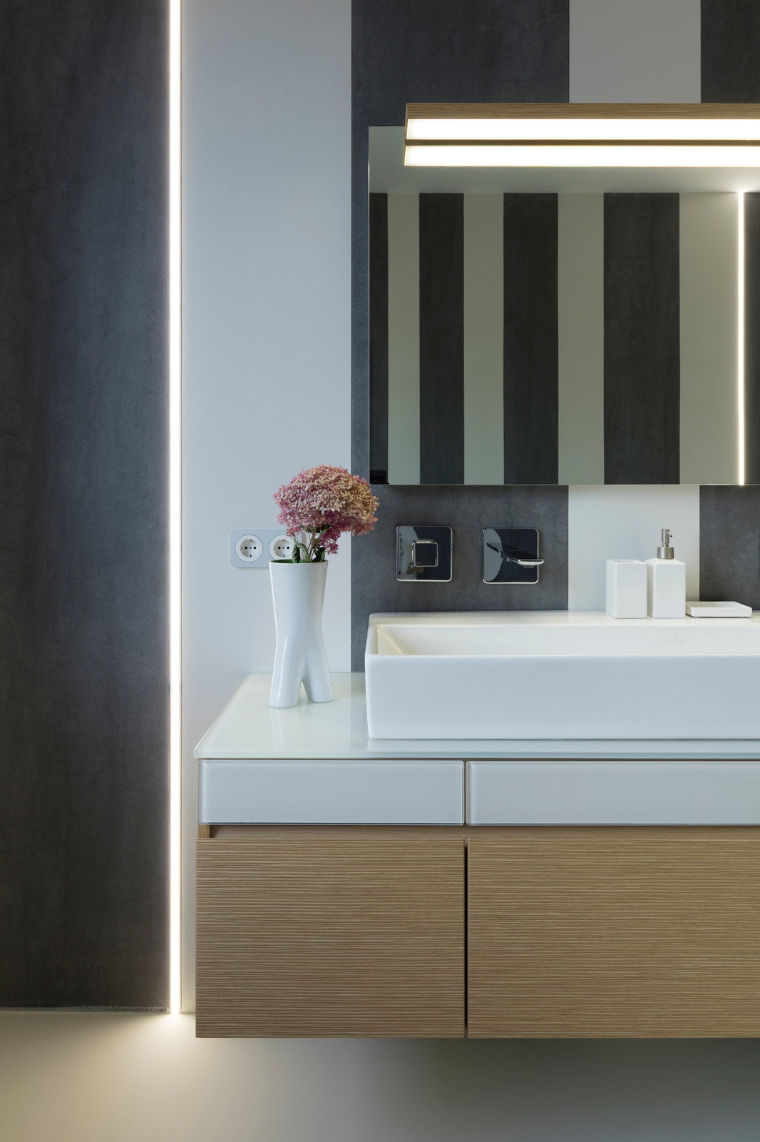 Обложка альбома: Бетон. Поселок Сокол