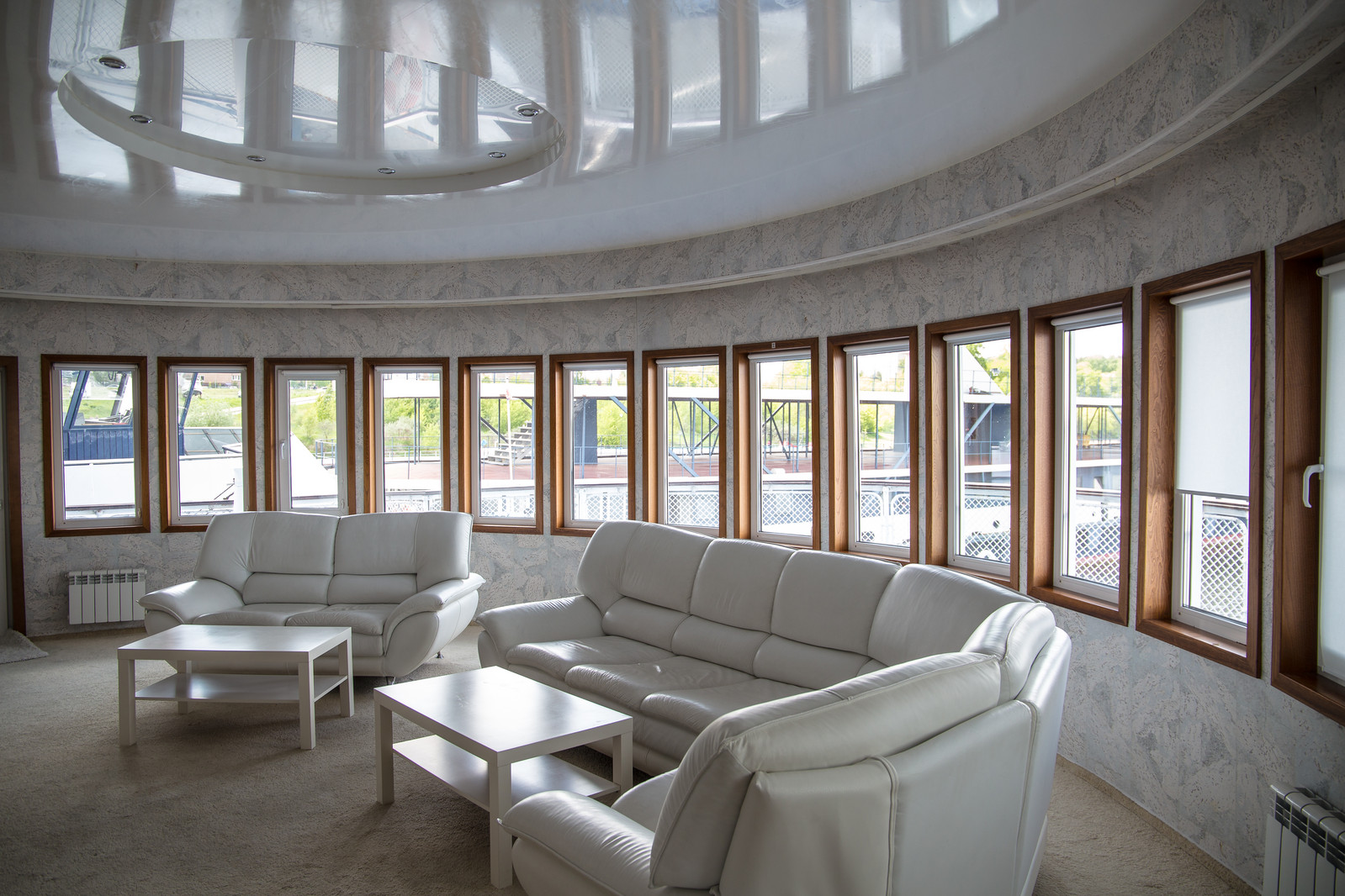 Обложка проекта: Рулонные шторы на створку окна. Проект на Яхте