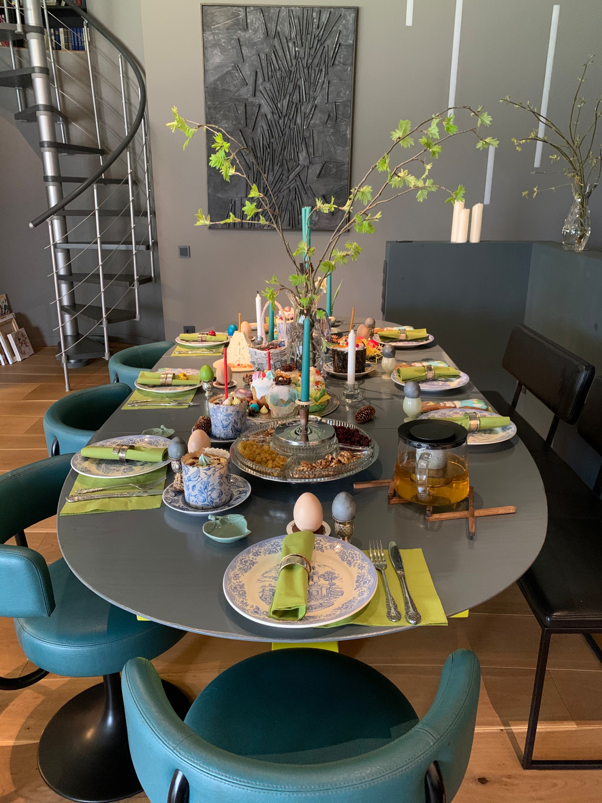 Обложка проекта: Круглый дом / A round country house /