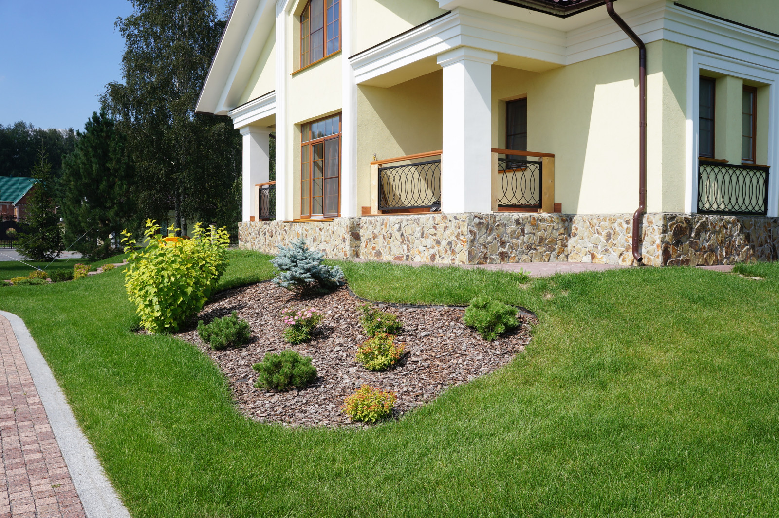 Ландшафтные работы  на частном объекте Георгиевская