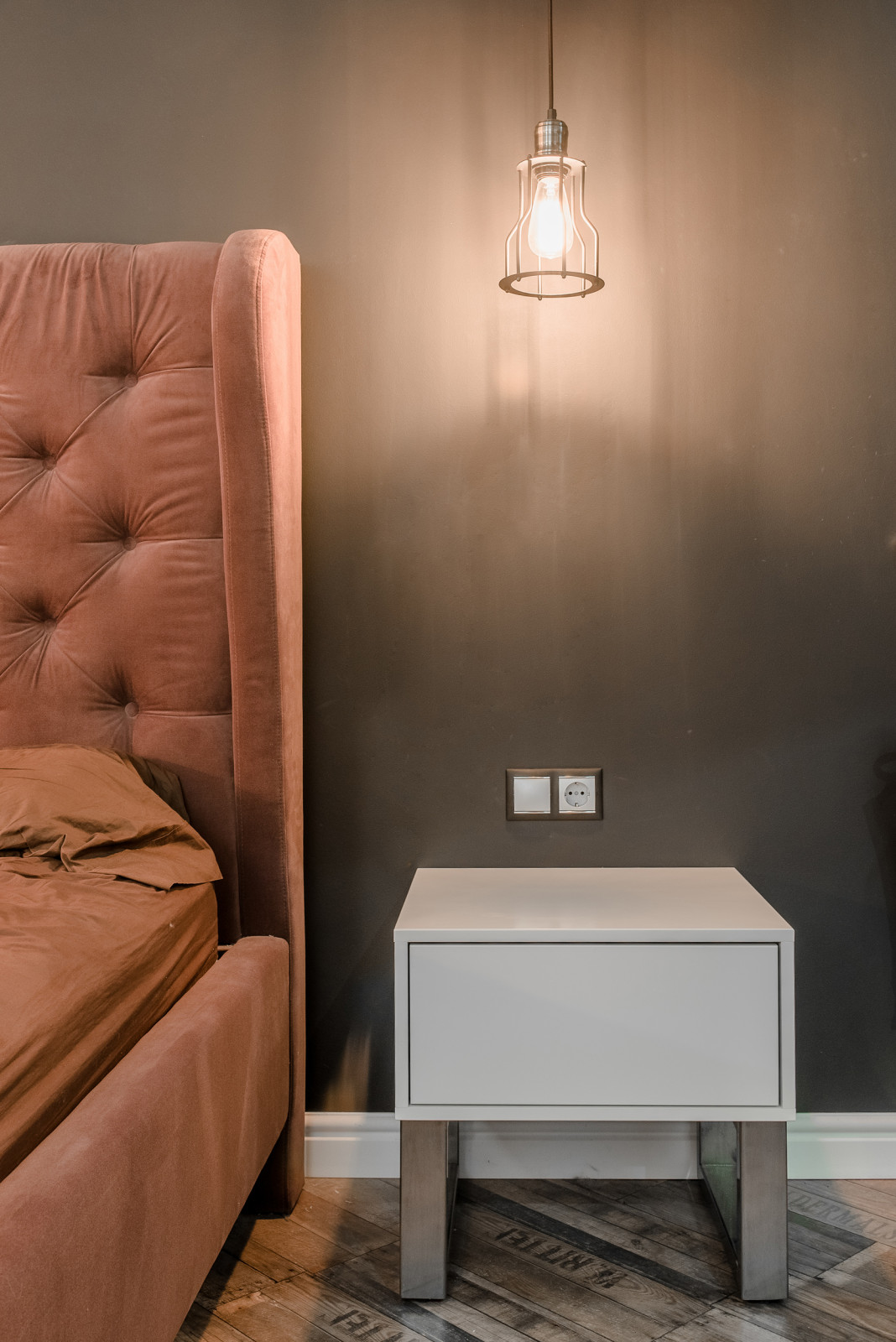 Обложка альбома: тумбочки