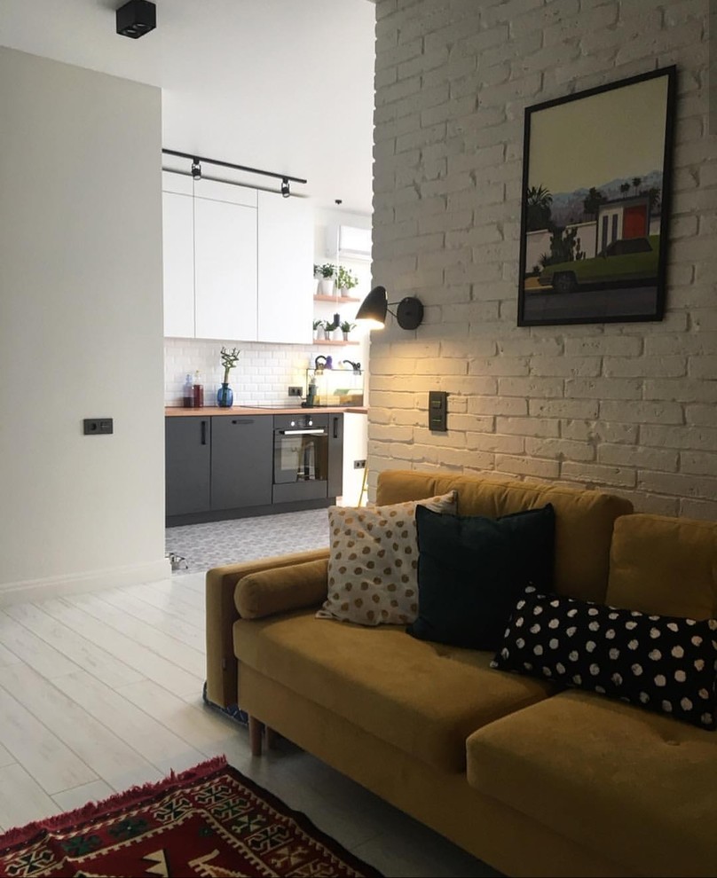 Яркая однушка