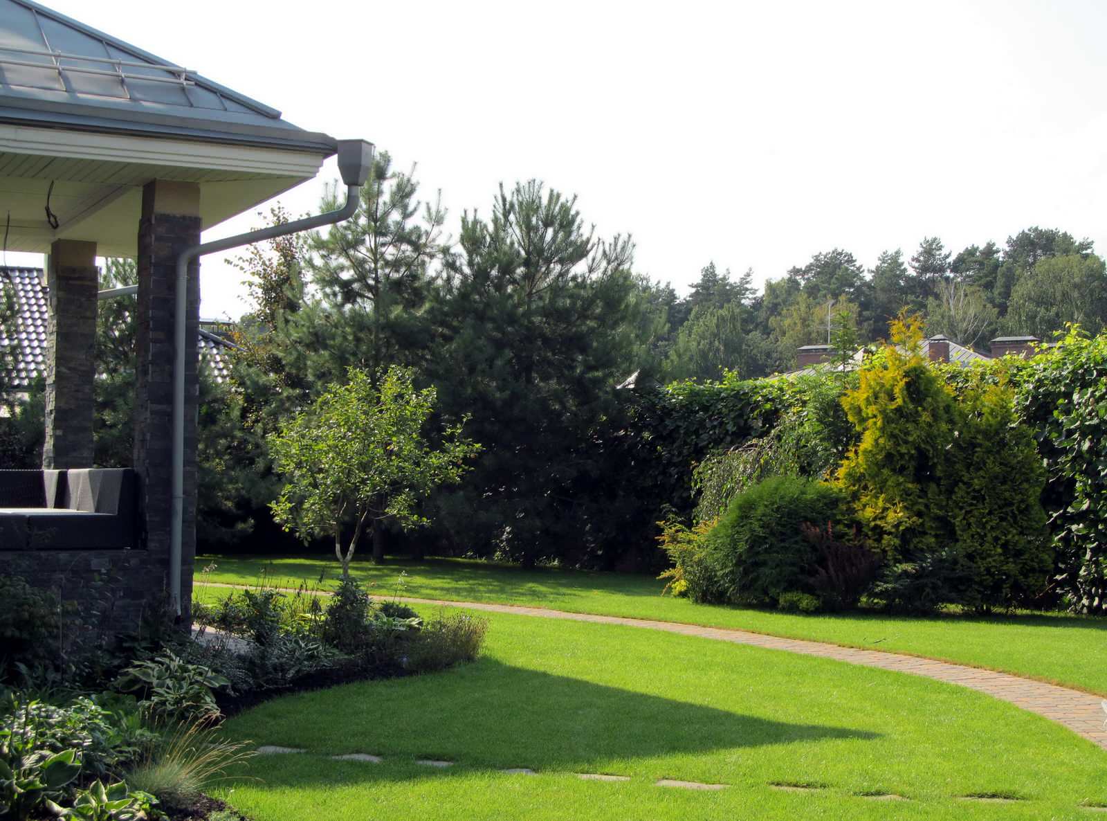 Обложка проекта: Сад с минимальным уходом.