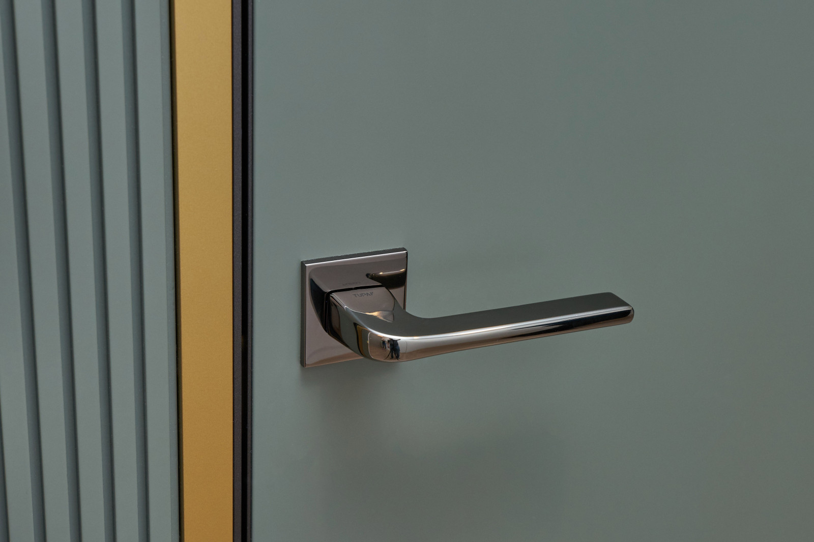 Скрытые двери