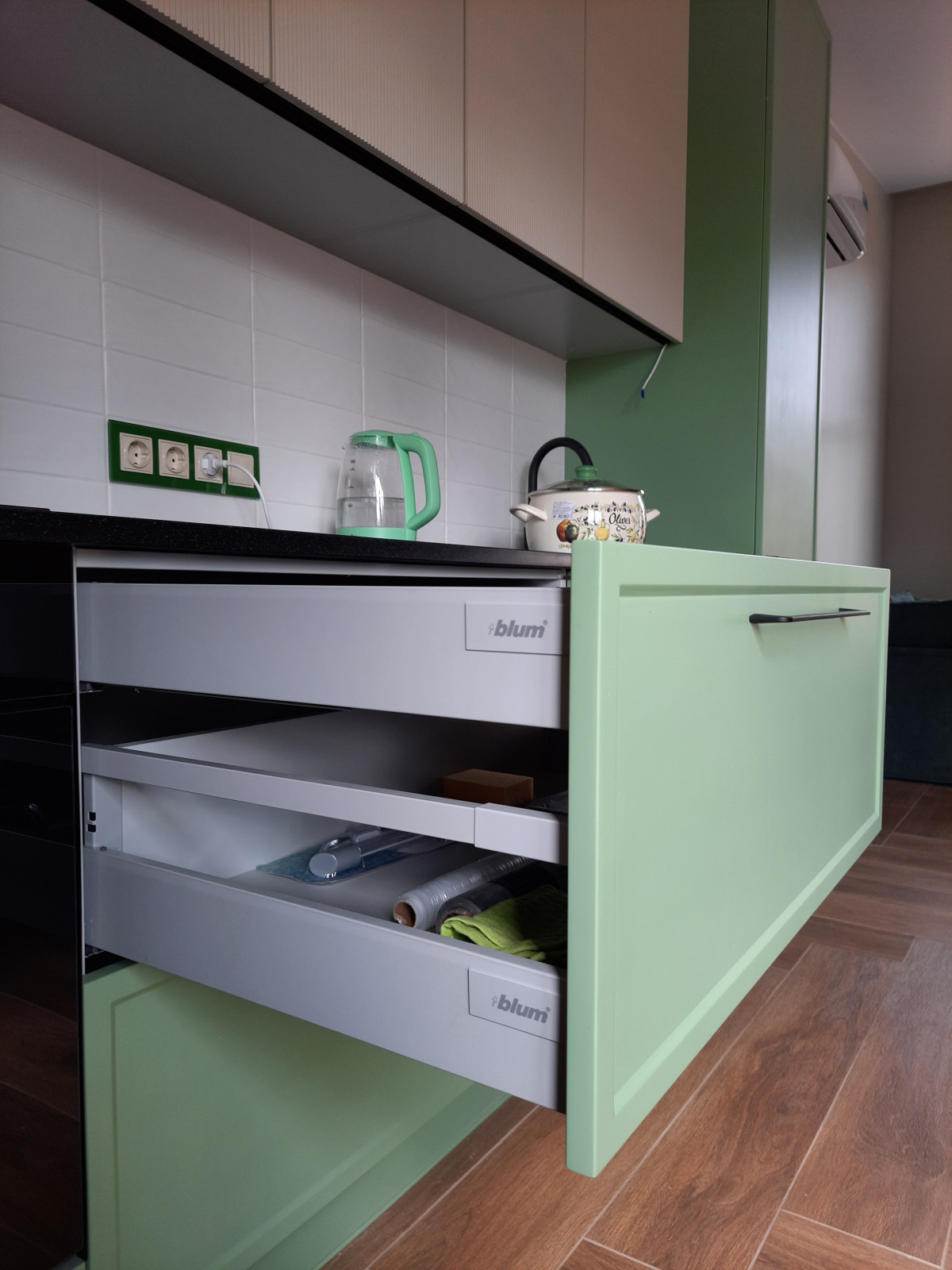 Проект гостиной в коттеджном посёлке "Найди" в Игермане